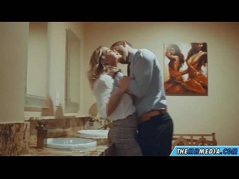 ❤️ Ke hoʻowalewale ʻia ʻoe e kahi blonde busty i kahi lumi hoʻomaha ākea Porno ma haw.sexuria-net.ru ☑